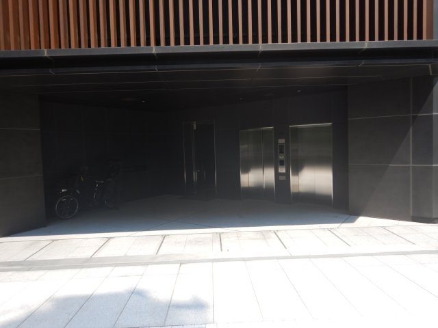 Brillia Tower浜離宮のエントランス