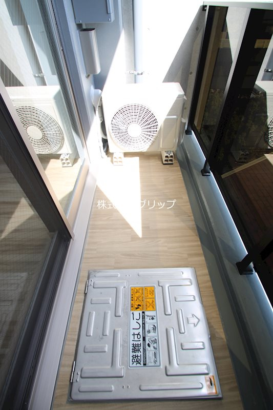 マキシヴ阪東橋ツインイーストのバルコニー