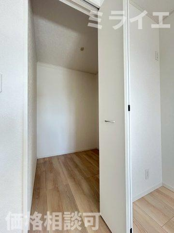 【新築戸建】札幌市北区太平四条3丁目2棟の収納|2階洋室にウォークインクローゼット(納戸)付