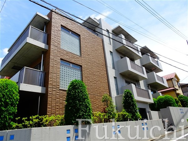 コリーヌ自由が丘の外観