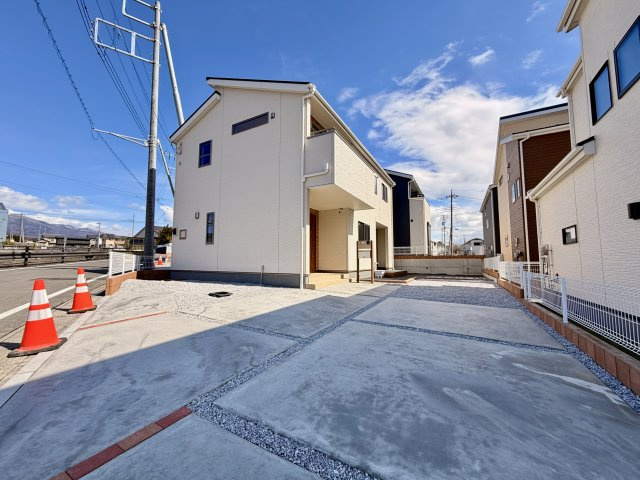 前橋市富士見町時沢第3　４号棟(全１１棟)　クリエートの家　新築建売分譲の前面道路含む現地写真