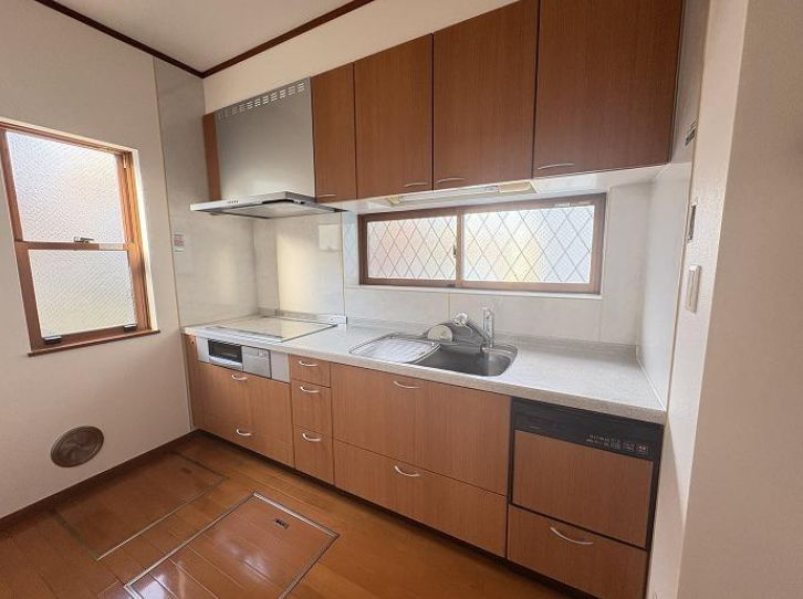 中央区陽光台５丁目　中古戸建のキッチン|きれいなキッチンです