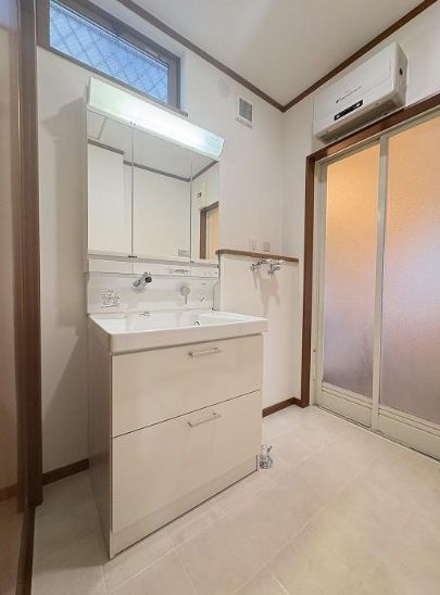 中央区陽光台５丁目　中古戸建の独立洗面台|朝の支度にも助かる、独立の洗髪洗面化粧台