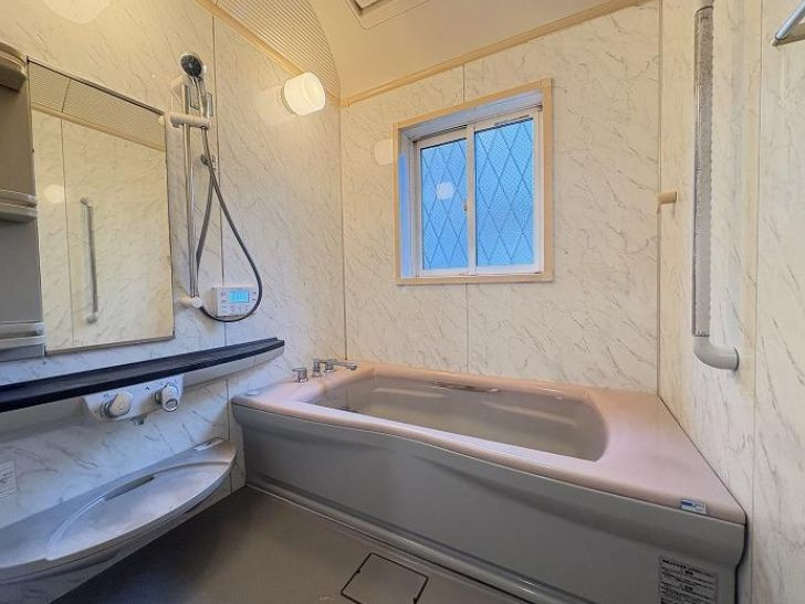 中央区陽光台５丁目　中古戸建の浴室|日々の暮らしに欠かせないお風呂です