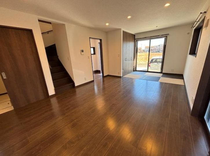 平塚市南金目　中古戸建の居間・リビング|ゆったり過ごせる居間です