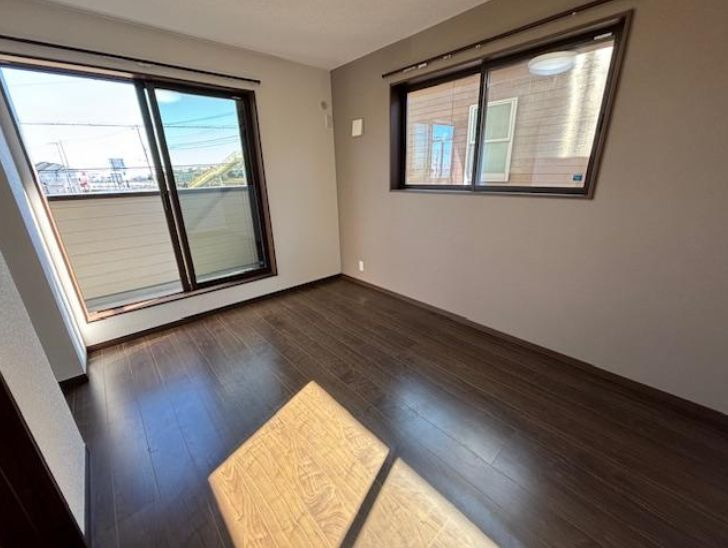 平塚市南金目　中古戸建の洋室|ゆったりした洋室です