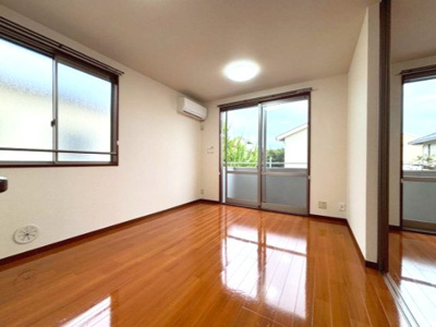 【居間・リビング】 | マウントヒルズ | ゆったりとした居間です