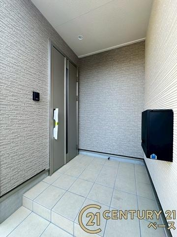 クレイドルガーデン伴堂 ／新築一戸建の内観：施工例|■玄関には大容量収納スペースを完備！■