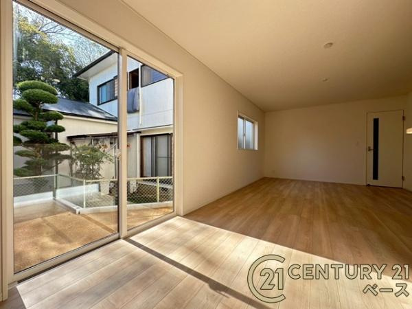 クレイドルガーデン伴堂 ／新築一戸建の内観：施工例|■家族とのコミュニケーションがとりやすい人気のカウンターキッチン！■