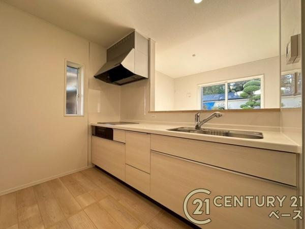 クレイドルガーデン伴堂 ／新築一戸建のキッチン|■現地撮影写真■家族とのコミュニケーションがとりやすい人気のカウンターキッチン！