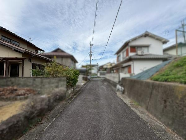 隅田町下兵庫　中古戸建の前面道路含む現地写真