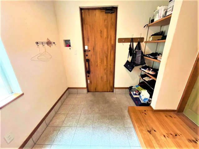 福岡市城南区樋井川2丁目　中古戸建の玄関|落ち着いた玄関です