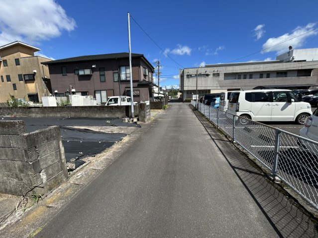【前面道路含む現地写真】 | 都城市南鷹尾町　1,670万円
