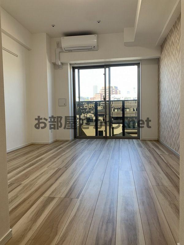 レガリス目白学習院下【ペットOKの築浅デザイナーズ／10月下旬空き予定】の居間・リビング