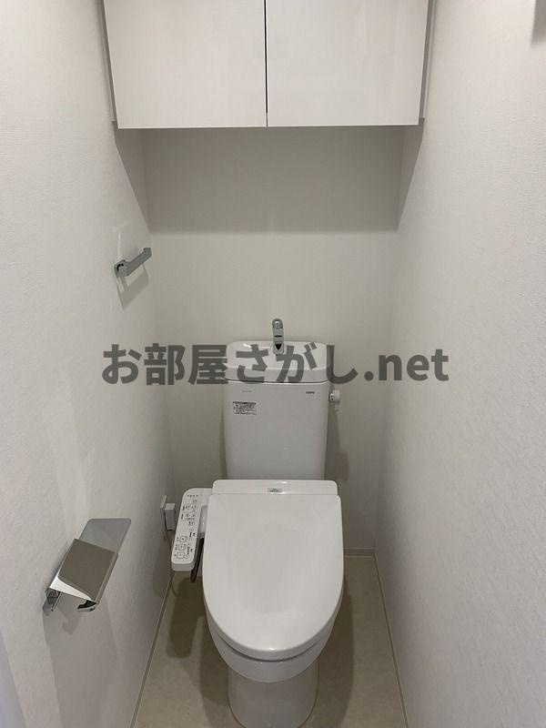 レガリス目白学習院下【ペットOKの築浅デザイナーズ／10月下旬空き予定】のトイレ