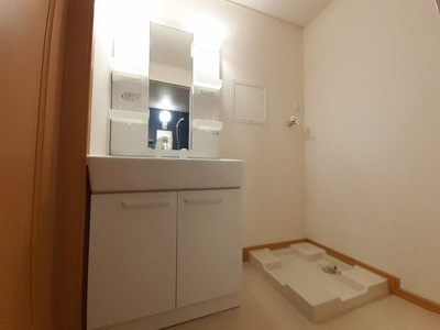 【洗面所】 | ブルス・ハープⅣ | コンパクトで使いやすい洗面所