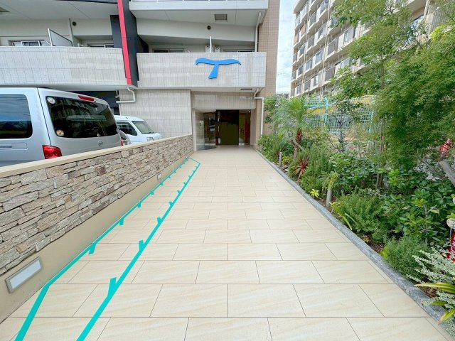 セレニテ三国プリエのエントランス