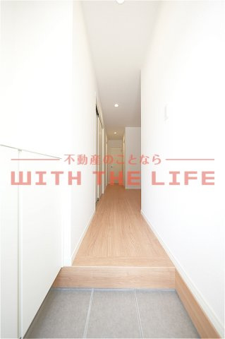 ALLEY-11【10.000円キャッシュバック対象物件】の玄関|明るい玄関です