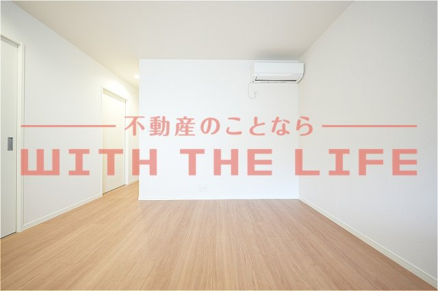 ALLEY-11【10.000円キャッシュバック対象物件】の寝室|こちらのリビングで趣味の時間をお楽しみください