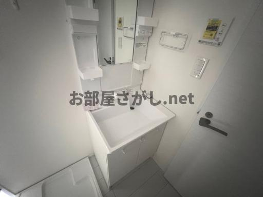 早稲田鶴巻町IMAハウスの洗面所|コンパクトで使いやすい洗面所