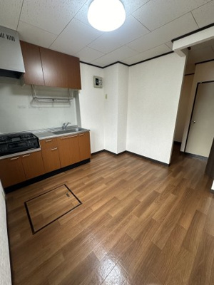 【居間・リビング】 | 野辺ハイツE | ゆったりとした居間です