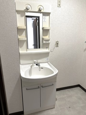 【洗面所】 | 野辺ハイツE | 使いやすい洗面所です
