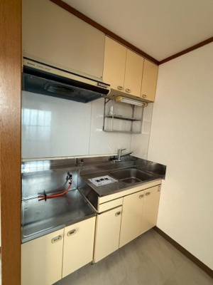 【キッチン】 | シティハイムジュエリーA | キッチンでお料理をお楽しみください