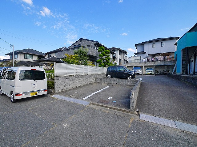 エッカ桜ヶ丘の駐車場