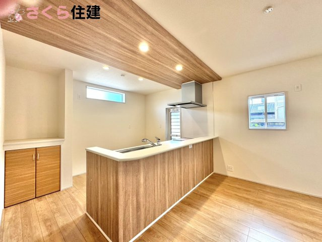 宇都宮市五代３丁目　１棟の内観：施工例|同社施工物件の写真です。※建具やフローリング、その他仕様が違う場合がございます。									
