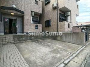 サンライズ・ガーデンIの駐車場