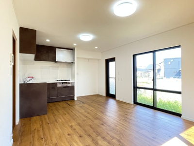 【居間・リビング】 | 鈴鹿市白子２丁目 | ＬＤＫ