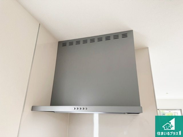 神戸市北区鈴蘭台南町　新築一戸建ての設備|汚れにくいスロットフィルタでお手入れラクラク！ＬＥＤ照明付き！