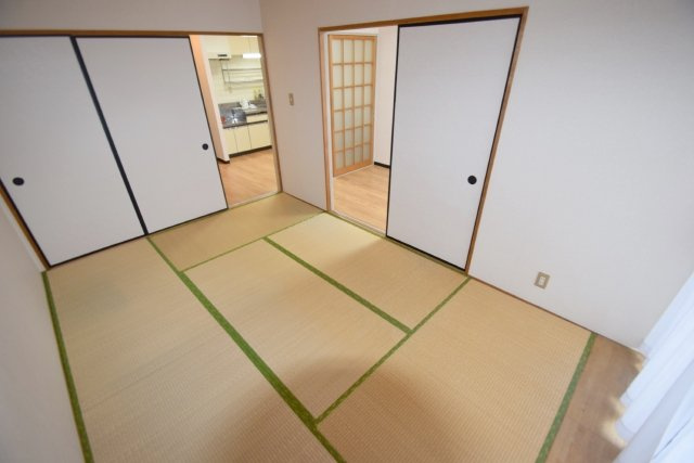 エンリッチＦ1号の和室|6帖あります(o^―^o)
前回募集時の写真です