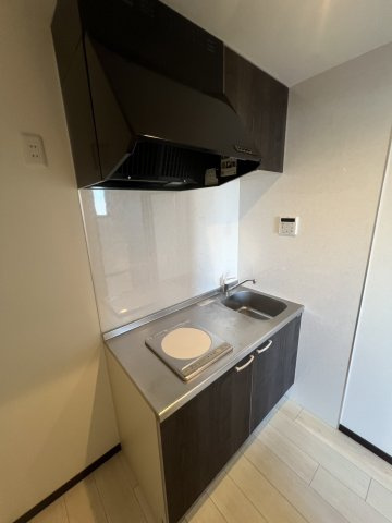 リバーパーク三郷のキッチン|コンパクトなキッチンで掃除もラクラク