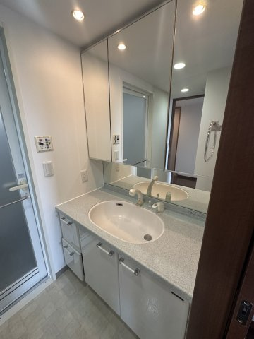 草加市旭町６丁目の賃貸マンションの洗面所|※過去退去時のお写真です