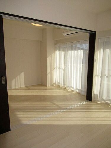 ライオンズガーデン大宮日進第２のその他|洋室からのLDK13.2畳　※前回募集時2020年1月撮影