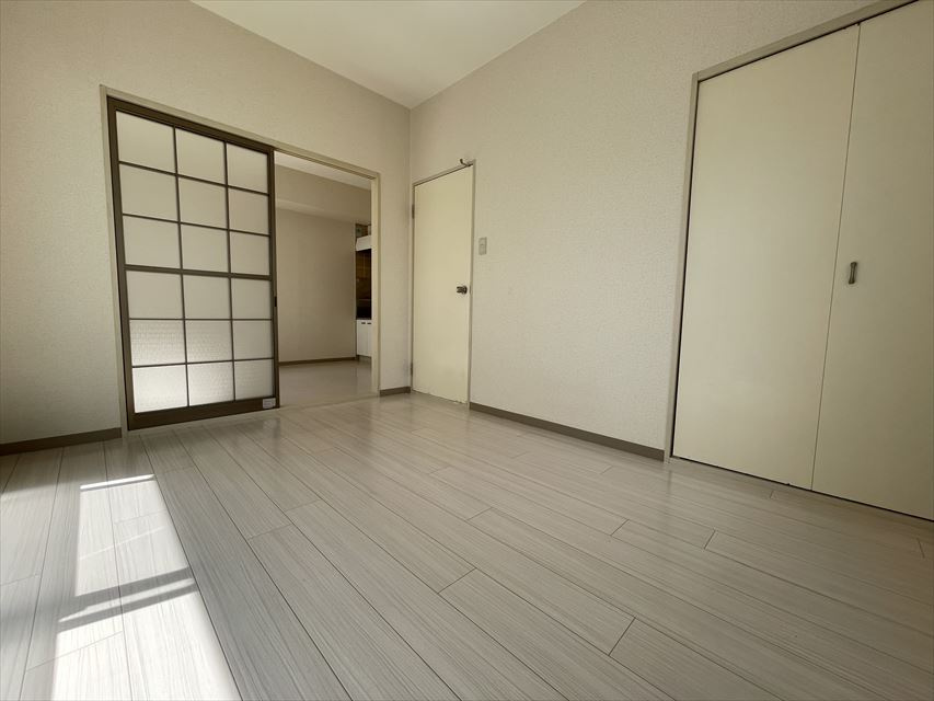 コーポマツノキ四番館の寝室|使い勝手のいい寝室です