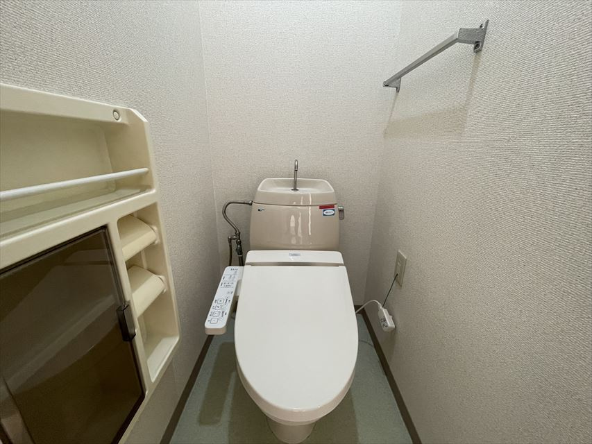 コーポマツノキ四番館のトイレ|ゆったりとした空間のトイレです