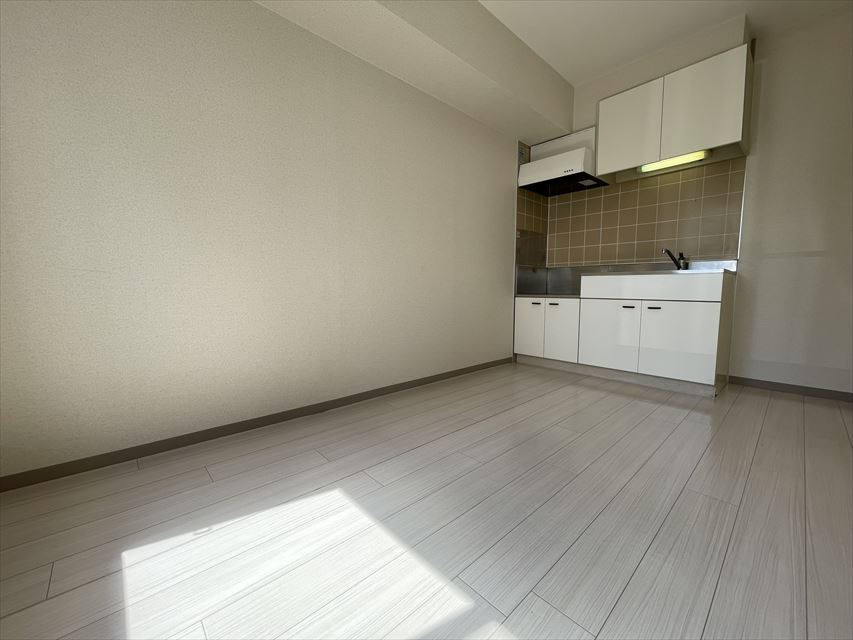 コーポマツノキ四番館の居間・リビング|ゆったり過ごせるリビングです