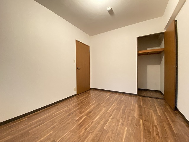 モアステージ陣屋の洋室|前回募集時の写真です
西側の洋室です。収納あります。