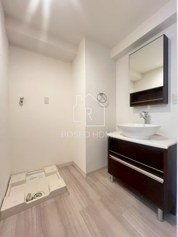 ドゥーエ玉造の洗面所|同マンション別部屋：参考写真