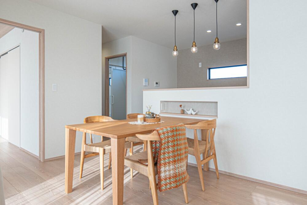 万代ホーム様　西浜新築一戸建ての居間・リビング