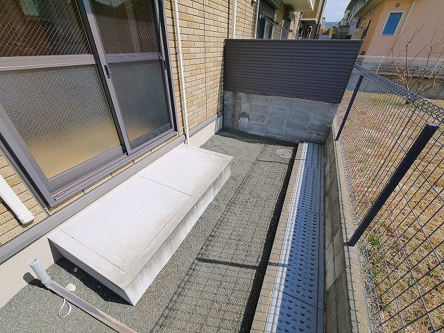 サル　ドセジュールの庭|広い専用庭でガーデニングなどを楽しめます
