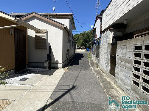 浄土寺上南田町 中古戸建の前面道路含む現地写真