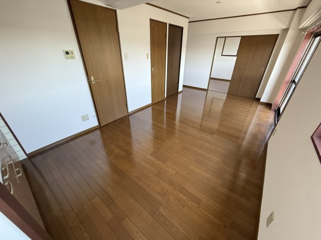 第一尾形マンションの居間・リビング