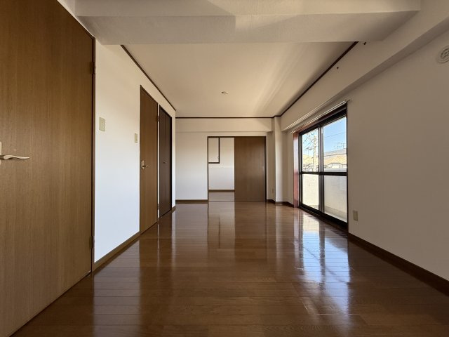 第一尾形マンションの居間・リビング