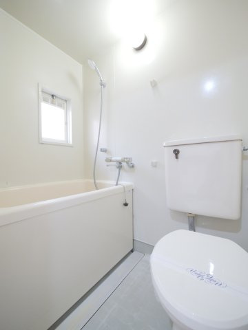 ル・クール東古松Ⅱの浴室