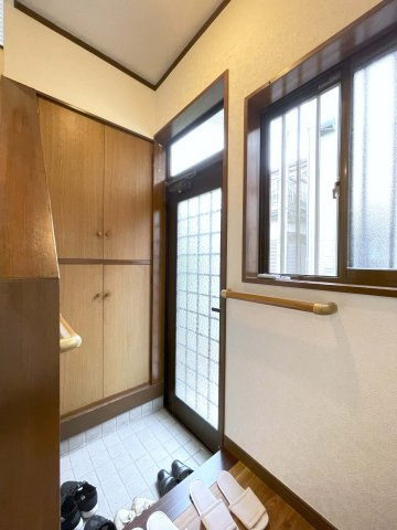 越谷市平方戸建ての玄関