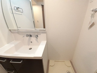 【洗面所】 | リエ－ト　佐太 | 明るい洗面所です