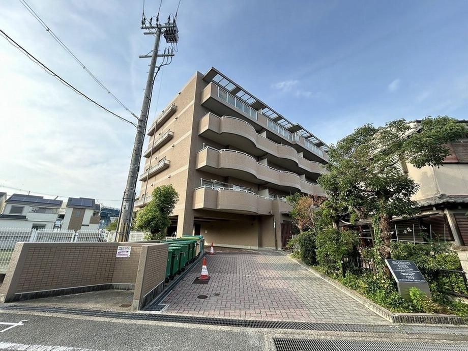 ベル・アーバニティ樟葉のエントランス|■物件内覧・資金計画相談・住宅ローン相談、リフォーム相談、お問合せ受付中■
※当日・翌日のご内覧、ご相談はお電話でのお問合せがスムーズです！